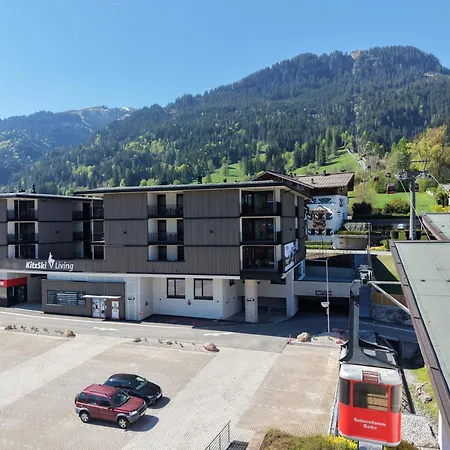 Kitzski Living Apartmanhotel 3*