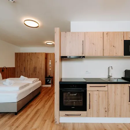 Kitzski Living Apartmanhotel 3*